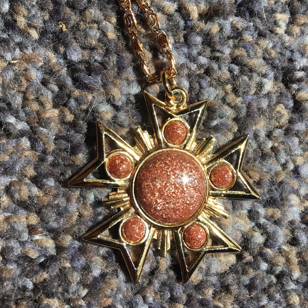 Vintage Glitzy Sun Pendant Necklace - Picture 3 of 15